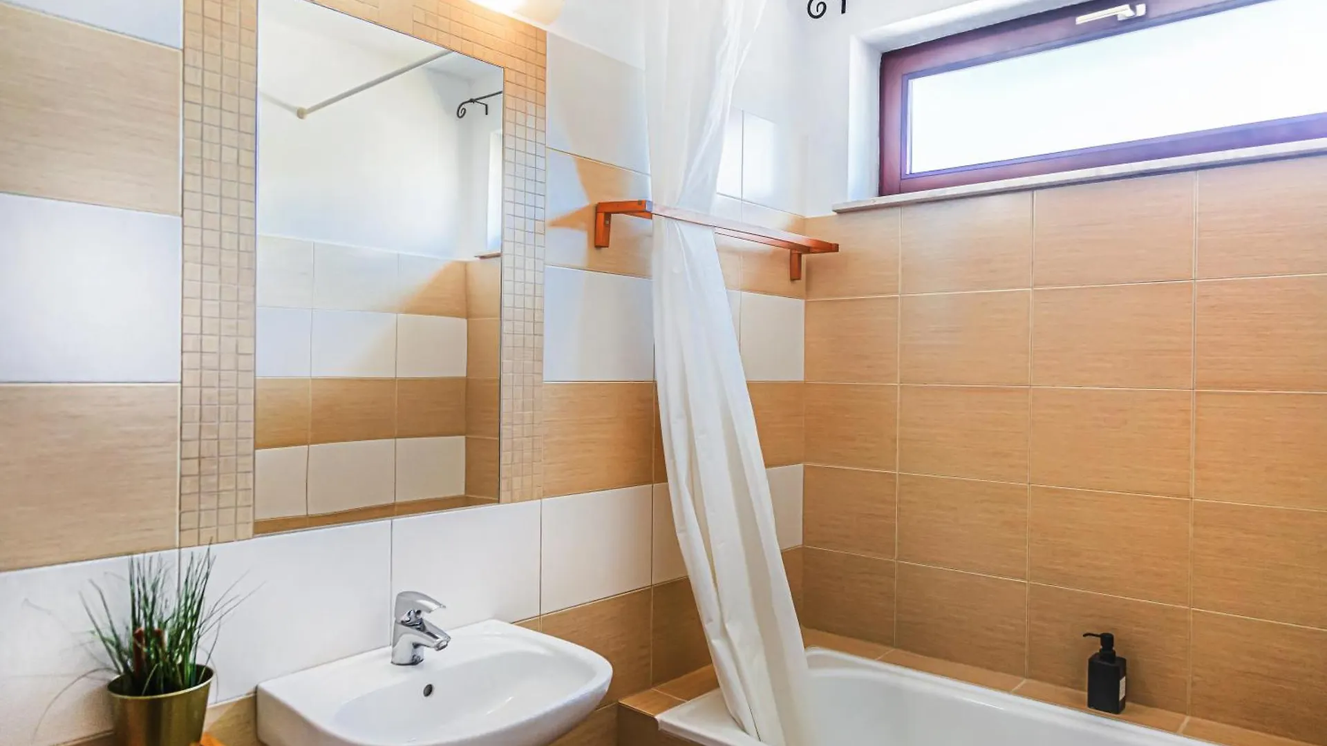 Komfort Parking Balkon Wrocław